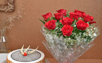 Top 10 flowers you can choose to surprise your wife on her birthday. cake
