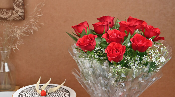 Top 10 flowers you can choose to surprise your wife on her birthday. cake