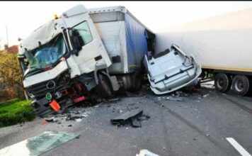 Trucking Crashes Caused by Loose Loads and Overcapacity truck accident
